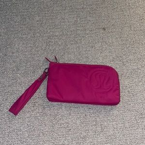 lululemon wristlet